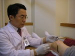 한동하 한의원장은 거머리로 부터 분비되는 히루딘을 포함한 다양한 생리활성물질들이 혈관으로 스며들어 통증을 억제하고 염증을 치료하며 죽어가는 조직을 다시 살려낸다고 밝혔다.