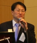 이희용 원장은 "“성공적인 임플란트 시술을 위해서는 술자의 기술 및 경험과 재료, 환자의 적극적인 관리 등 삼박자가 맞아야 한다”고 강조했다.