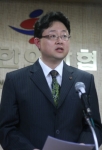 대한한의사협회 장동민 홍보이사가 기자회견문을 낭독하고 있다.