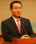 김정곤 회장은 5조원의 세계의약시장을 우리가 주도적으로 이끌어 나가자고 강조했다.