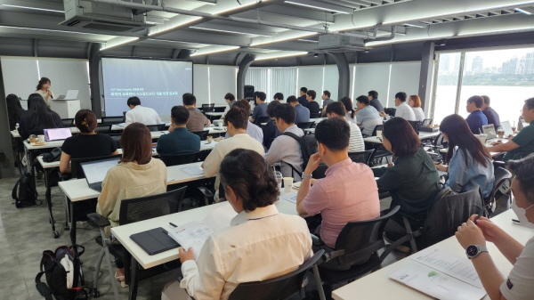 ▲ 아이디에스앤트러스트는 제약ㆍ바이오 업계 관계자들을 대상으로 ‘GxP Data Integrity를 강화하기 위한 최적의 교육관리시스템(Learning Management System, LMS)을 론칭, 세미나를 개최했다고 13일 밝혔다.