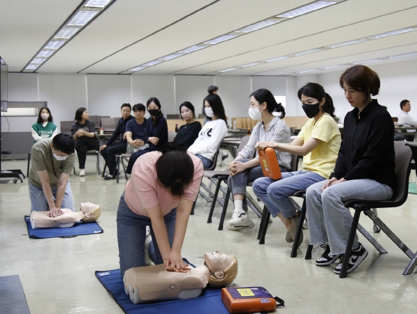 ▲ 광동제약은 임직원을 대상으로 ‘심폐소생술(CPR) 및 자동 제세동기(AED)’ 교육을 실시했다고 14일 밝혔다.