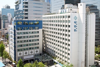 ▲ 서울백병원이 폐원된다는 소식에 의료계에선 ‘미봉책’만으론 필수의료 개선을 이뤄낼 수 없으며, 적정 의료서비스 제공을 위한 정책이 마련돼야 한다고 주장했다.
