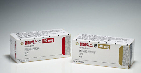 ▲ 한국노바티스는 최초의 STAMP(Specifically Targeting the ABL Myristoyl Pocket, ABL 미리스토일 포켓 특이 표적) 억제제 ‘셈블릭스(성분명: 애시미닙)’2, 가 건강보험심사평가원 공고에 따라 만성골수성백혈병 3차 이상 치료에서 7월 1일부터 건강보험 급여가 적용된다고 밝혔다.