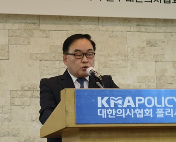 ▲ 김홍식 위원장.