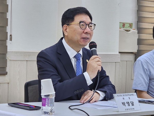 ▲ ▲ 경기도약 박영달 회장은 올해 학술대회를 약료에 집중한 이유를 설명했다.