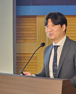▲ 엄일훈 원주시약사회 총무이사는 전자처방전 시범사업 관련 내용을 발표했다.