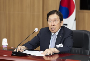 ▲ 이진수 위원장.