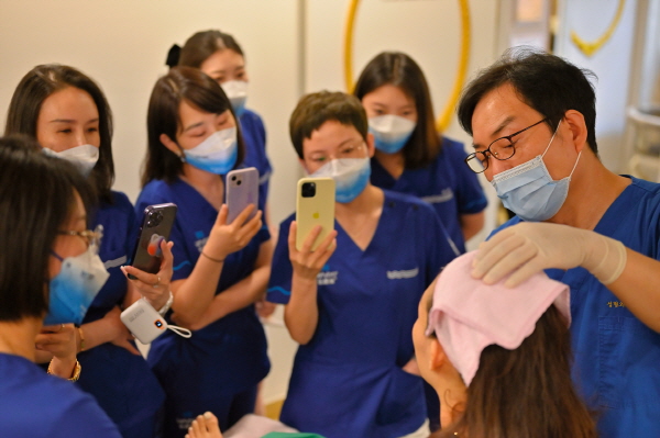 ▲ 휴젤은 지난달 29일부터 31일까지 3일간 아시아 의료 전문가들(healthcare professionals, HCPs)을 대상으로 ‘GLAM for Asia 2023’ 행사를 성공적으로 진행했다고 밝혔다.