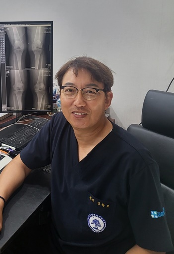 ▲ 김완호 원장은 ‘무릎 골관절염 환자에서의 골수 흡인 농축물 관절강내 주사’에 대한 신의료기술 인정을 계기로 향후 줄기세포 치료가 보다 활성화될 것이라 기대했다.