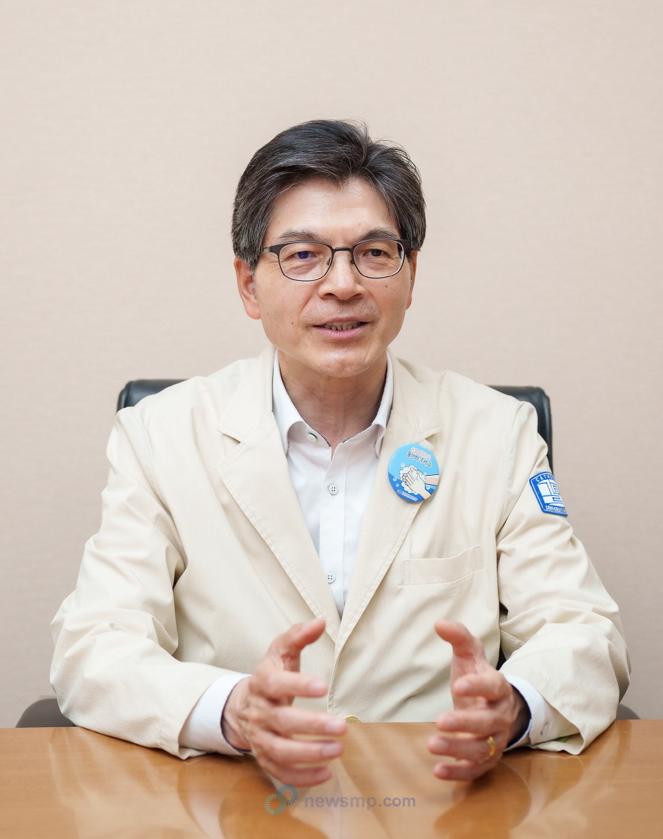 ▲ 민창기 교수는 "다발골수종은 2차 치료가 중요하다"면서 "글로벌 가이드라인에서 이미 1차, 2차 치료에서 다잘렉스 병용요법을 권고하고 있다”고 강조했다.
