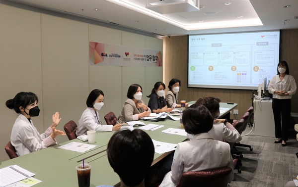 ▲ 한국공공조직은행이 강남차여성병원과 ‘양막 기증 활성화’를 위한 업무협약을 체결하고, 담당 의료진 대상 설명회를 진행했다.