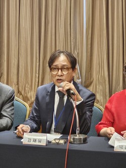 ▲ 직선제 대한산부인과개원의사회 김재유 회장은 의대 정원 확대와 필수 의료 강화의 연관성이 없다고 지적했다.