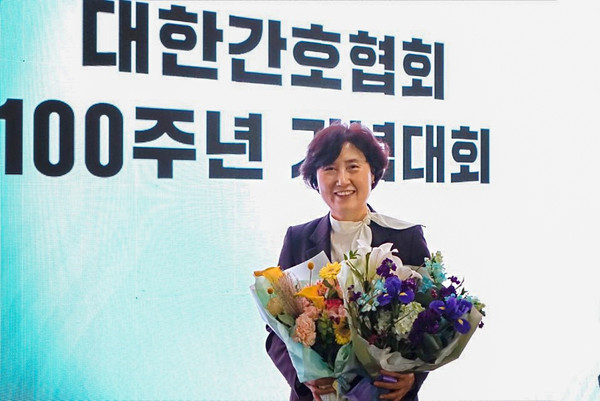 ▲ 현석경 간호부원자이 복지부장관 표창을 수상했다.