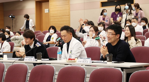 ▲ 순천향대서울병원이 29일 직원들에게 동기를 부여하고 숨은 끼를 발산할 수 있는 ‘순천향 갓 탤런트’를 기획해 진행했다.