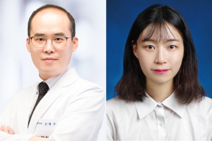 ▲ 신현우 교수(왼쪽)와 임수하 박사과정