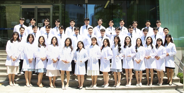 ▲ 가천대학교 의과대학 졸업예정자 37명이 제88회 의사국가시험에서 전원 합격했다.