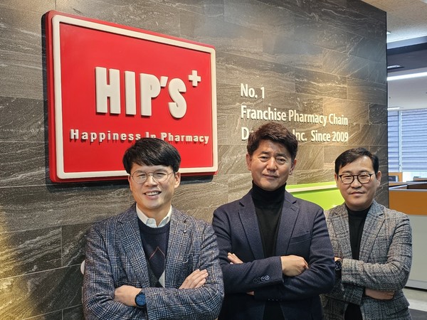 ▲ (왼쪽부터) 팜투플러스 이윤성 대표, 팜듀홀딩스 최문범 총괄대표, 데이팜 김성수 전무
