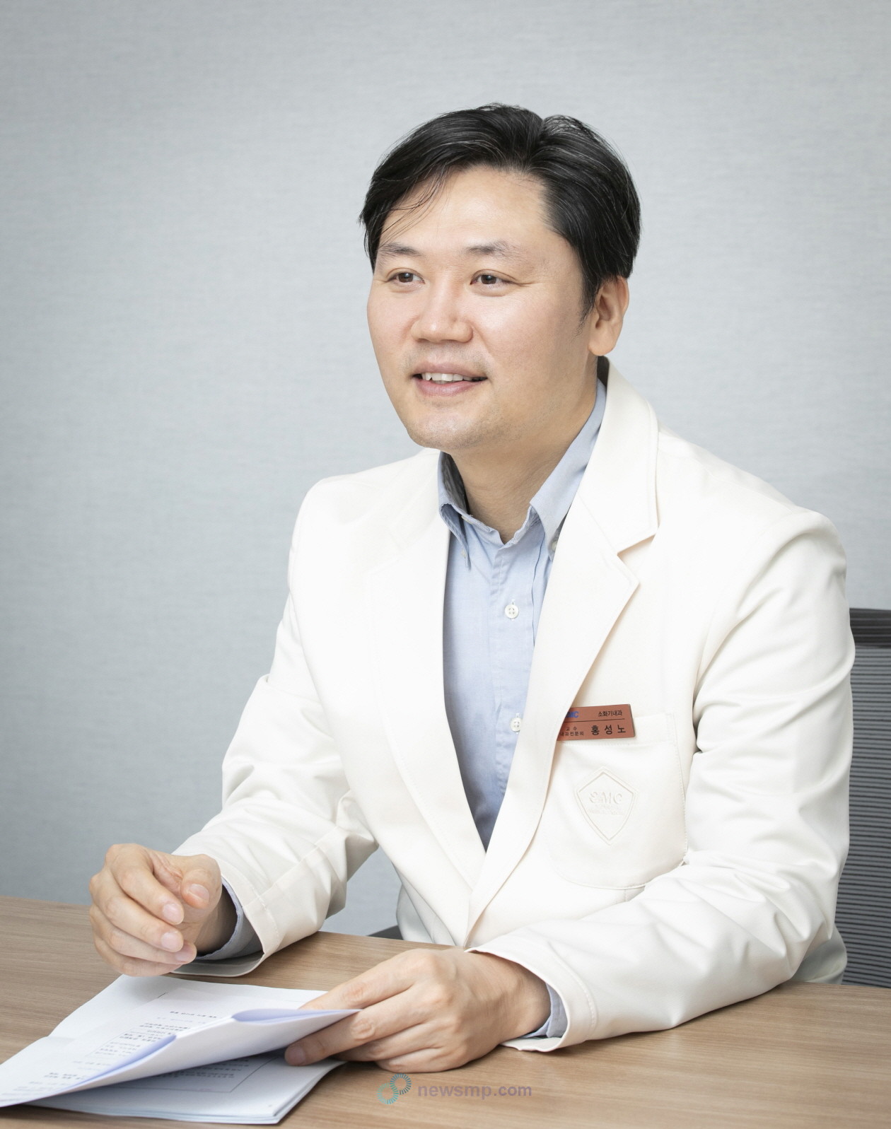 ▲ 크론병 치료 옵션이 늘어나면서 치료 목표도 높아지고 있는 가운데 최근 인터루킨(InterLeukin, IL) 12/23 억제제인 스텔라라(성분명 우스테키누맙, 얀센)가 이 같은 흐름에 힘을 실을 연구 결과들을 연이어 발표해 이목을 끌고 있다. 이에 의약뉴스는 스텔라라의 크론병 1차 치료 급여 적용 5년을 맞아 삼성서울병원 소화기내과 홍성노 교수를 만나 변화하는 크론병 치료 목표와 스텔라라의 가치를 조명했다.