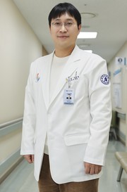 ▲ 이진욱 교수