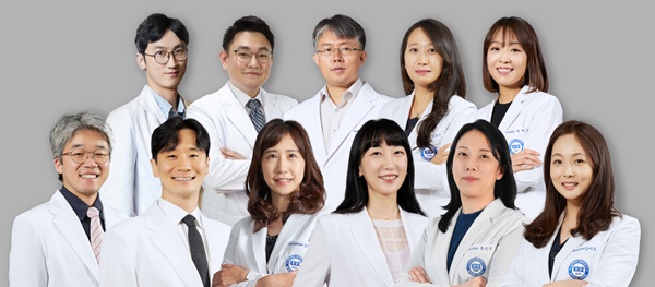 ▲ (상단) 이상표, 문신제, 박권오, 김보근, 박계영.(하단) 김경식, 손준혁, 김인향, 안지혜, 유승진, 김지윤.