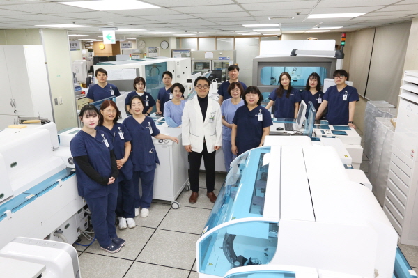 ▲ ​​​​​​​삼육서울병원이 대한진단검사의학회와 진단검사의학재단이 주관하는 진단검사의학 우수검사실 신임 인증평가에서 ‘우수검사실 신임 인증’을 획득했다.