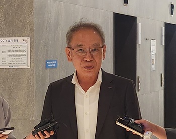 ▲ 올특위가 정책기구로의 전환을 선언하며 잠시간 재정비 시간을 갖기로 했다.