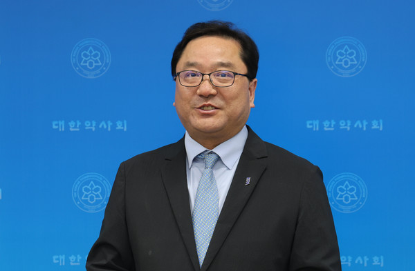 ▲ 약사회 이광민 부회장은 대선 정책기획단 운영 방향을 설명했다.